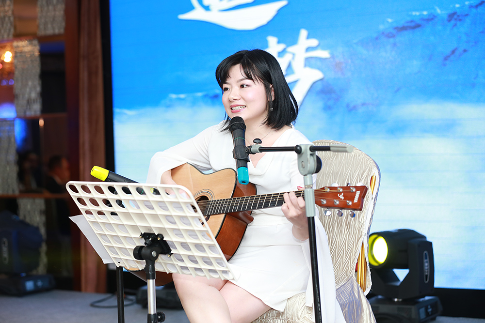 IMG_1529.jpg IMG_1529.jpg